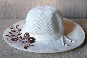 Vasarinė skrybėlaitė