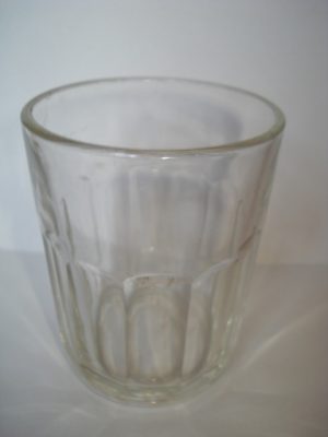 Senovinė stiklinė