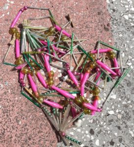 Stiklinės girliandos dalys