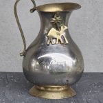 Metalinė vaza